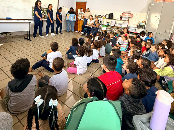Universitárias de Enfermagem da FAACZ promovem ação educativa sobre prevenção à violência sexual infantil no CMEI “Sete Anões”