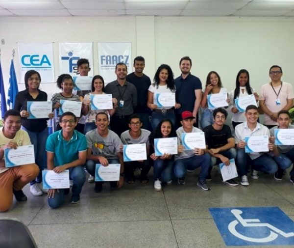 Alunos do Ensino Médio participantes do curso de Iniciação Profissional. Foto: Divulgação.