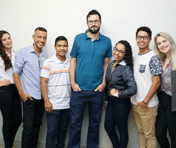 Fotolegenda: Hérica de Souza Fanchiotti, Anderson Simões Machado, Epaminondas Lucas dos Santos Junior, Thiago De Angeli Tessarolo, Glauciane Firmiano Couto,  Isaías Oliveira dos Santos e Yasmin Segal Pissinati foram aprovados no 1º Exame Nacional de Suficiência de 2018. Foto: Ariel Cerri