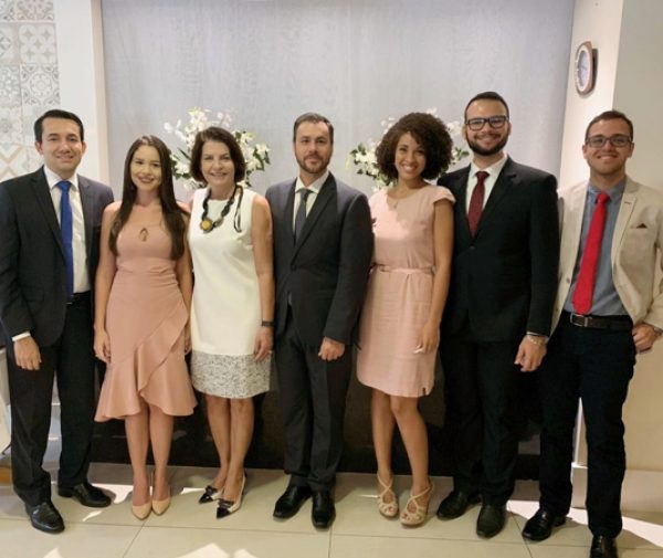 Fotolegenda: prof. Dolivar Gonçalves Junior; advogada Alexandra Catherine Pianca Tartaglia; presidente da FSJB Celi Cabral; coordenador do curso de Direito, prof. Wagner Carmo, os advogados Jamilli Alves Barbosa, Marcus Vinícius Pereira Paixão e Alexandre Pereira Alvarenga. Foto: Divulgação
