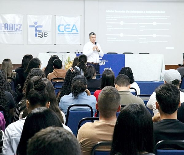 Evento reuniu estudantes de Direito, profissionais e docentes para discutir gestão, prática forense e inovação na advocacia. Fotos: Alessandro Bitti.