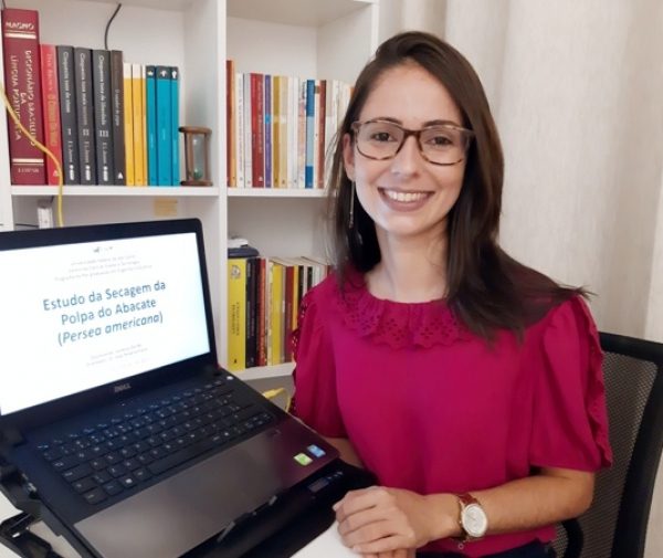 Vanessa Dal-Bó é ex-aluna da FAACZ e concluiu o doutorado em Engenharia Química este ano. Foto: Arquivo Pessoal