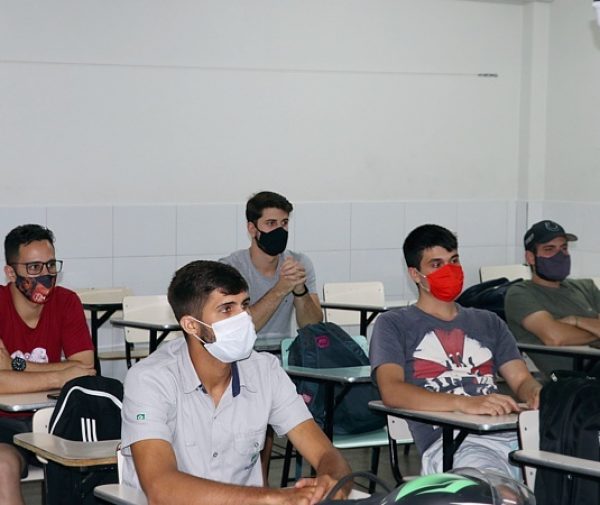 Aulas na FAACZ começam de forma presencial respeitando o Protocolo de Biossegurança. Fotos: Alessandro Bitti