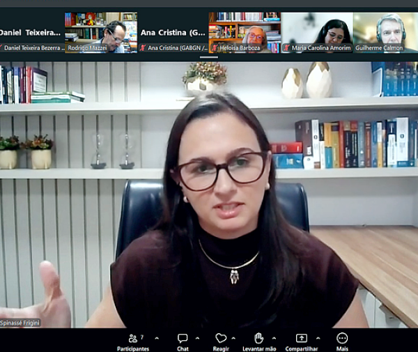 Professora da FAACZ, Flávia Spinassé Frigini defendeu, de forma remota, tese de doutorado em Direito Civil pela UERJ. Fotos: Divulgação.