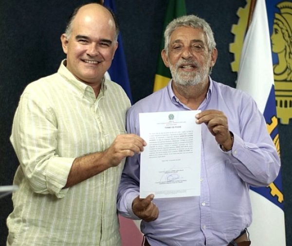 Prof. Dr. Harerton Dourado e o presidente do CREA/ES, o engenheiro agrônomo Jorge Luiz e Silva